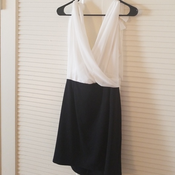JustFab Dresses & Skirts - Black and white dress